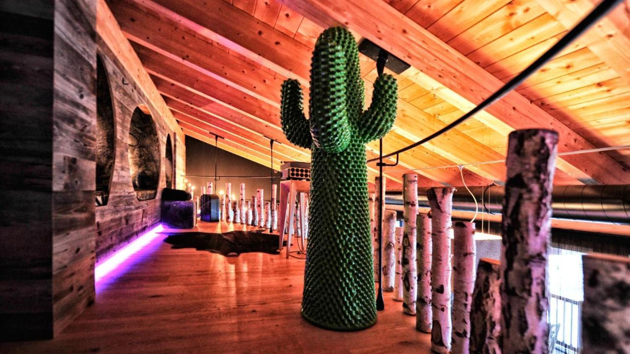 פיס Alps Lodge מראה חיצוני תמונה